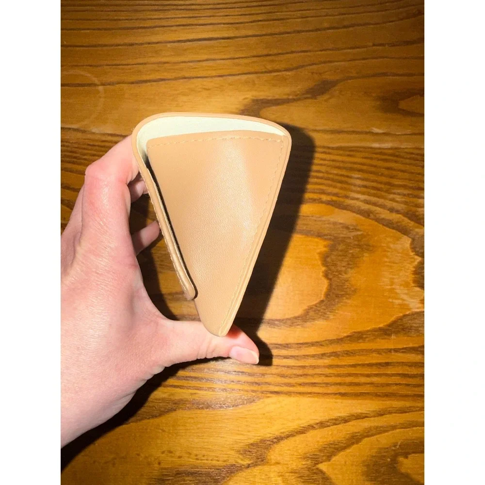 Burberry London England Tan Leather Sunglasses Case Magnetic Flap Closure